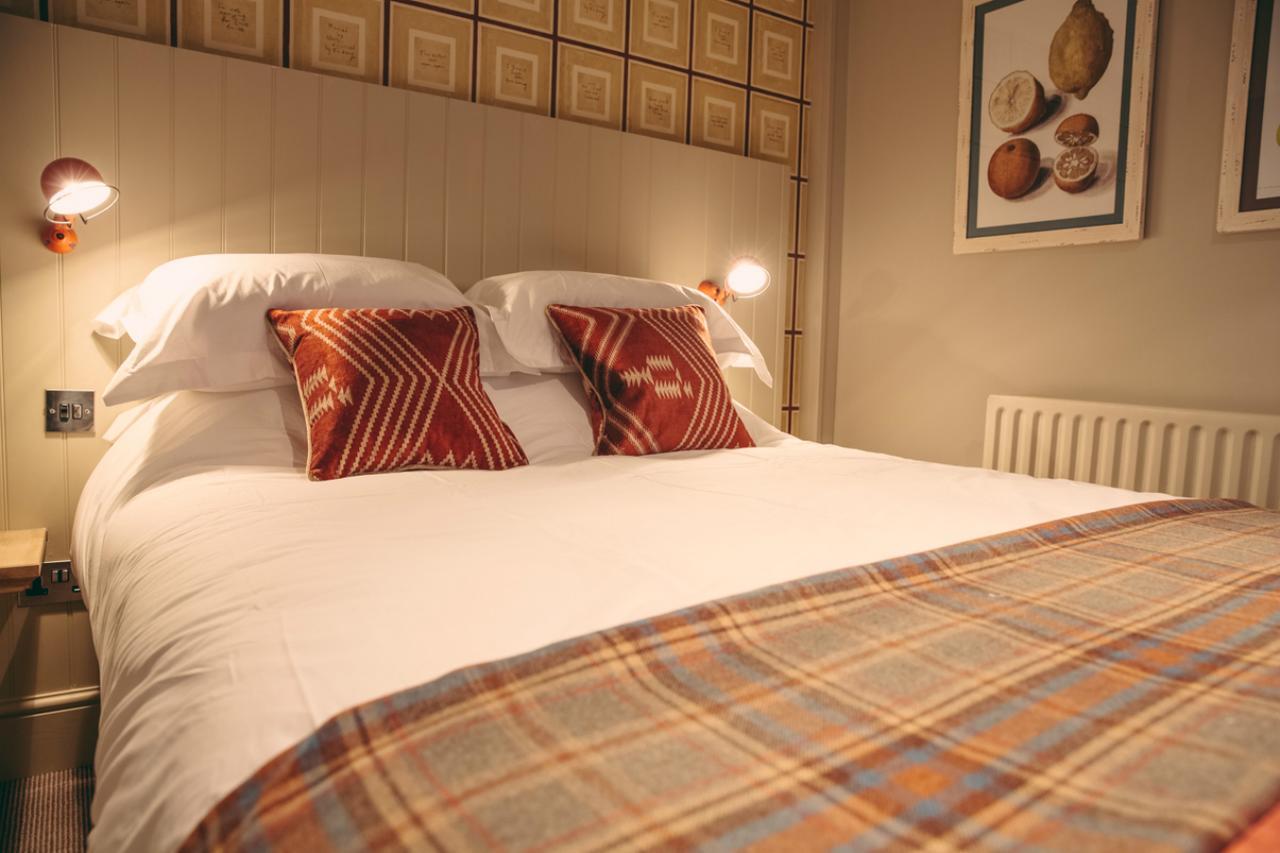 The Curious Pig In The Parlour Hotel Burstow Luaran gambar